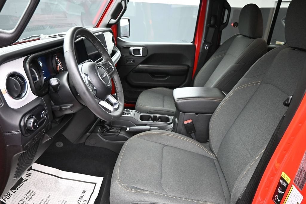 2025 Jeep Wrangler 4-Door Sahara 4x4