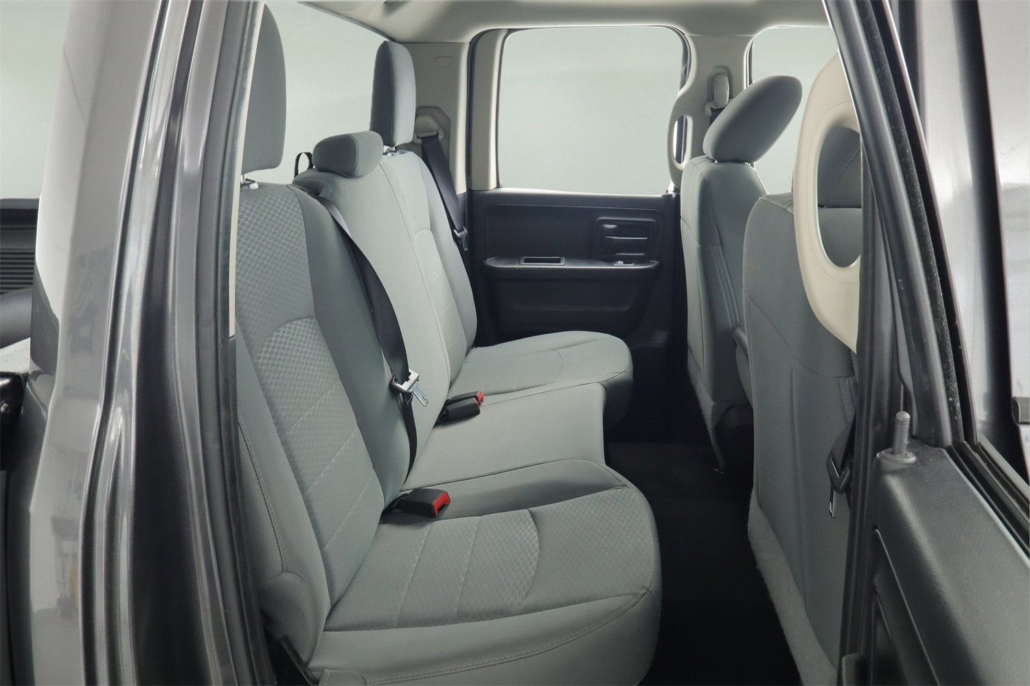 2017 RAM 1500 Express Quad Cab 4x4 6'4" Box