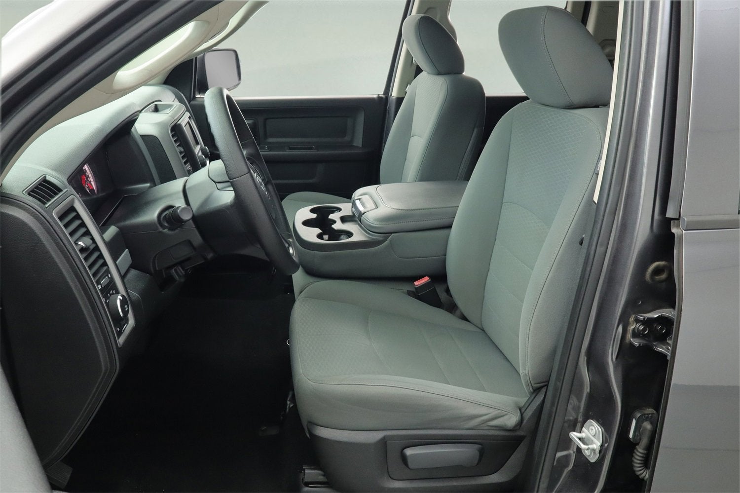 2017 RAM 1500 Express Quad Cab 4x4 6'4" Box