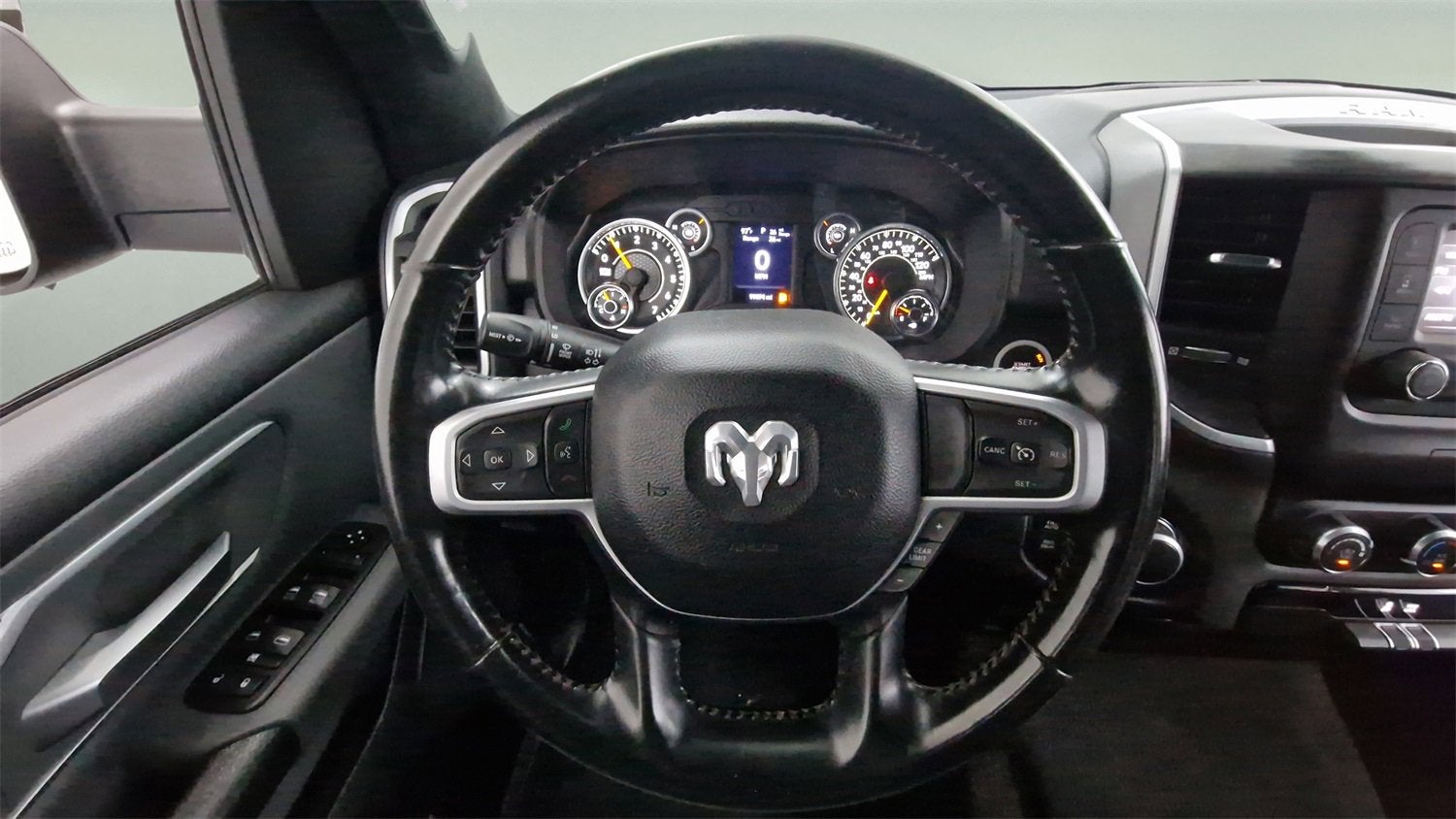 2021 RAM 1500 Big Horn Crew Cab 4x4 5'7" Box