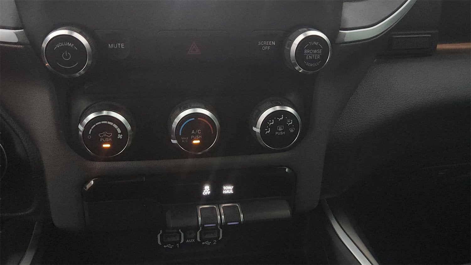 2022 RAM 1500 Lone Star Crew Cab 4x4 5'7" Box