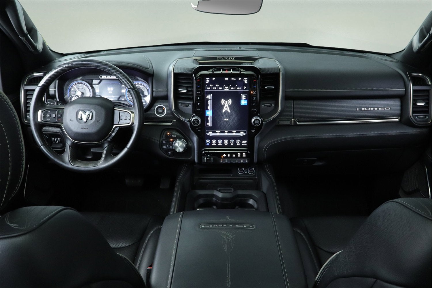 2021 RAM 1500 Limited Crew Cab 4x4 5'7" Box