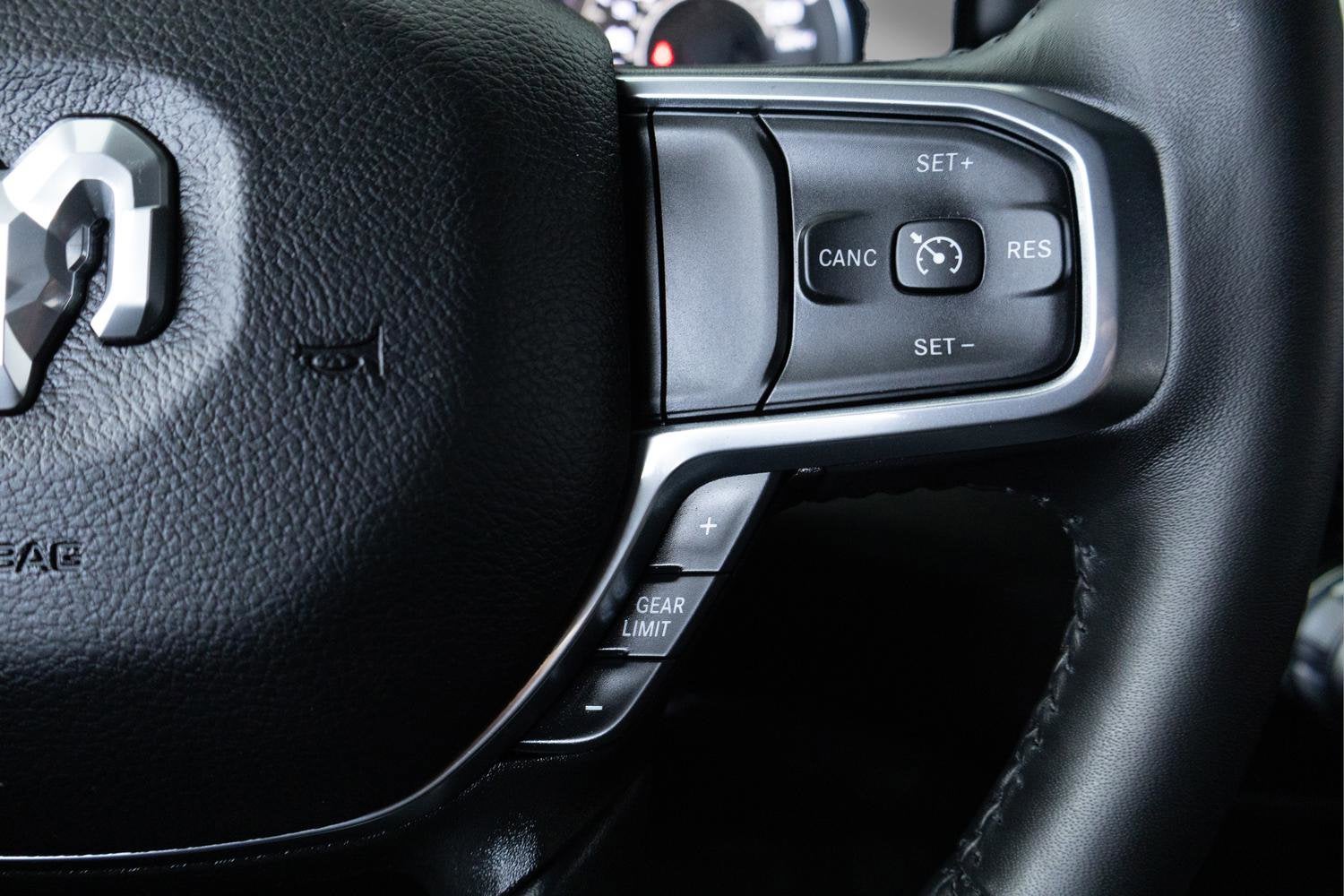 2024 RAM 1500 Laramie Crew Cab 4x4 5'7" Box