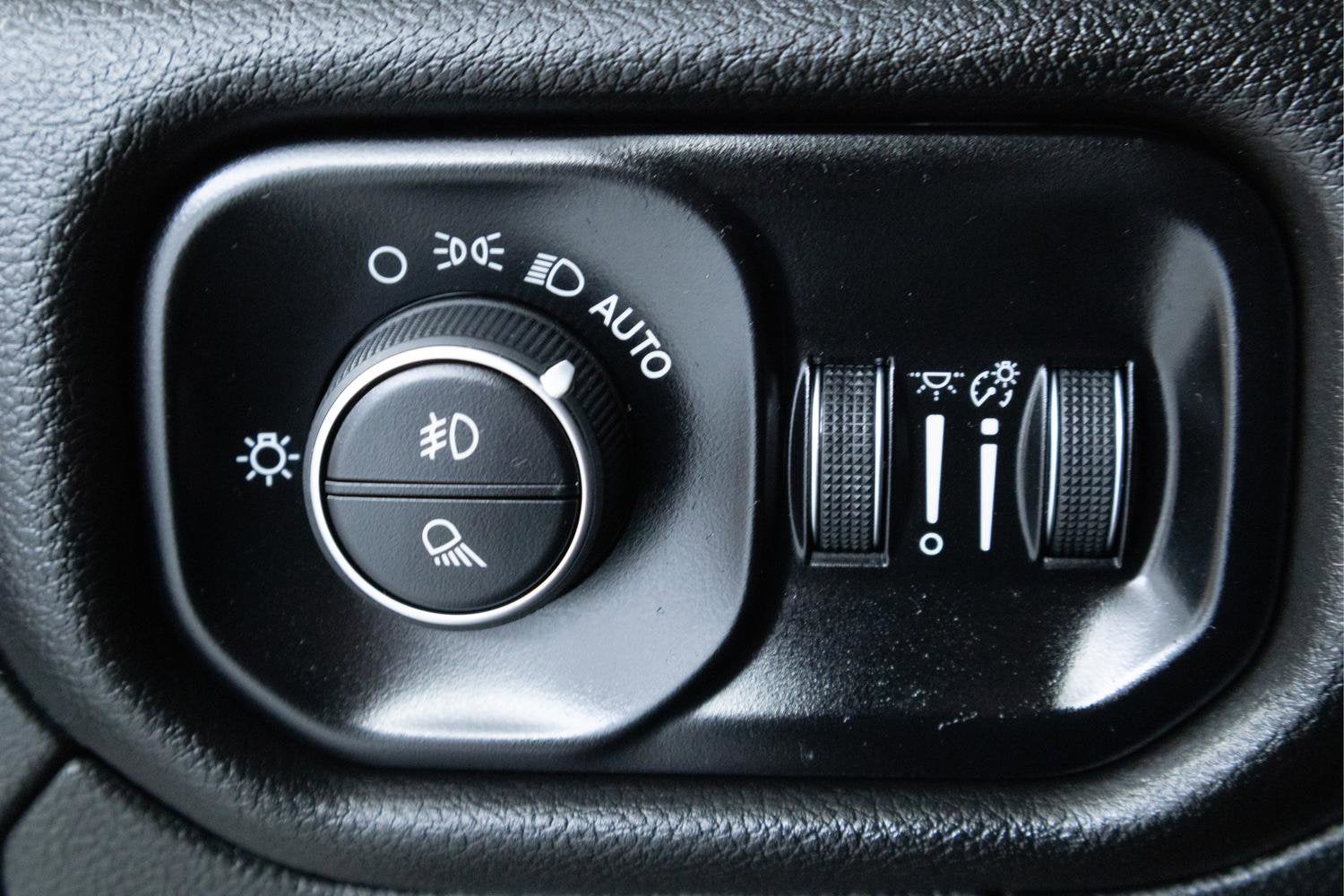 2024 RAM 1500 Laramie Crew Cab 4x4 5'7" Box