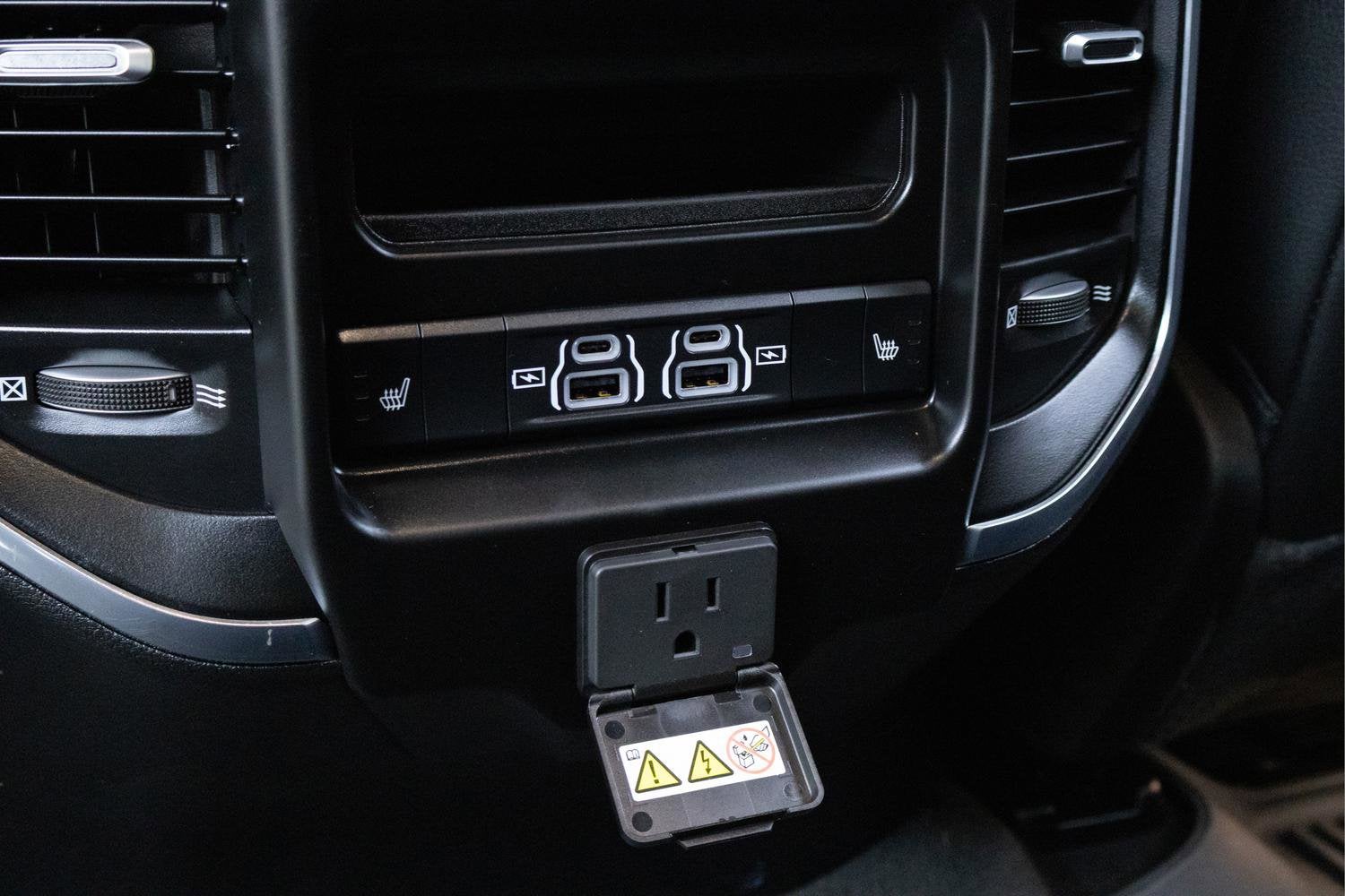 2024 RAM 1500 Laramie Crew Cab 4x4 5'7" Box