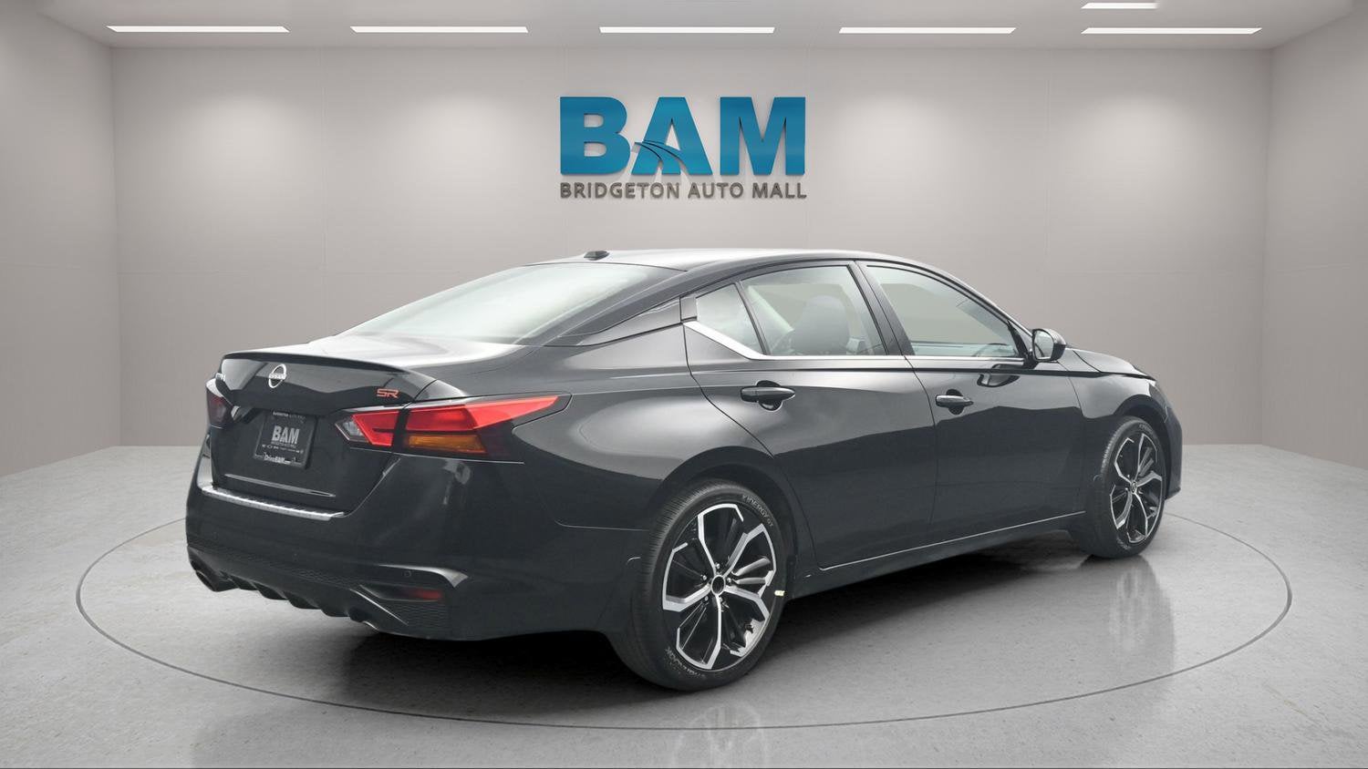 2023 Nissan Altima SR FWD