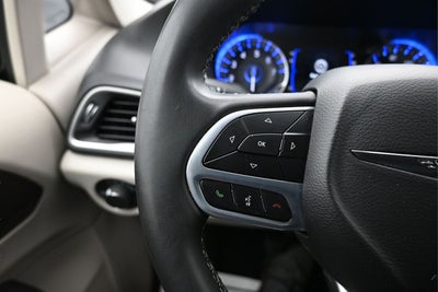 2022 Chrysler Voyager LX