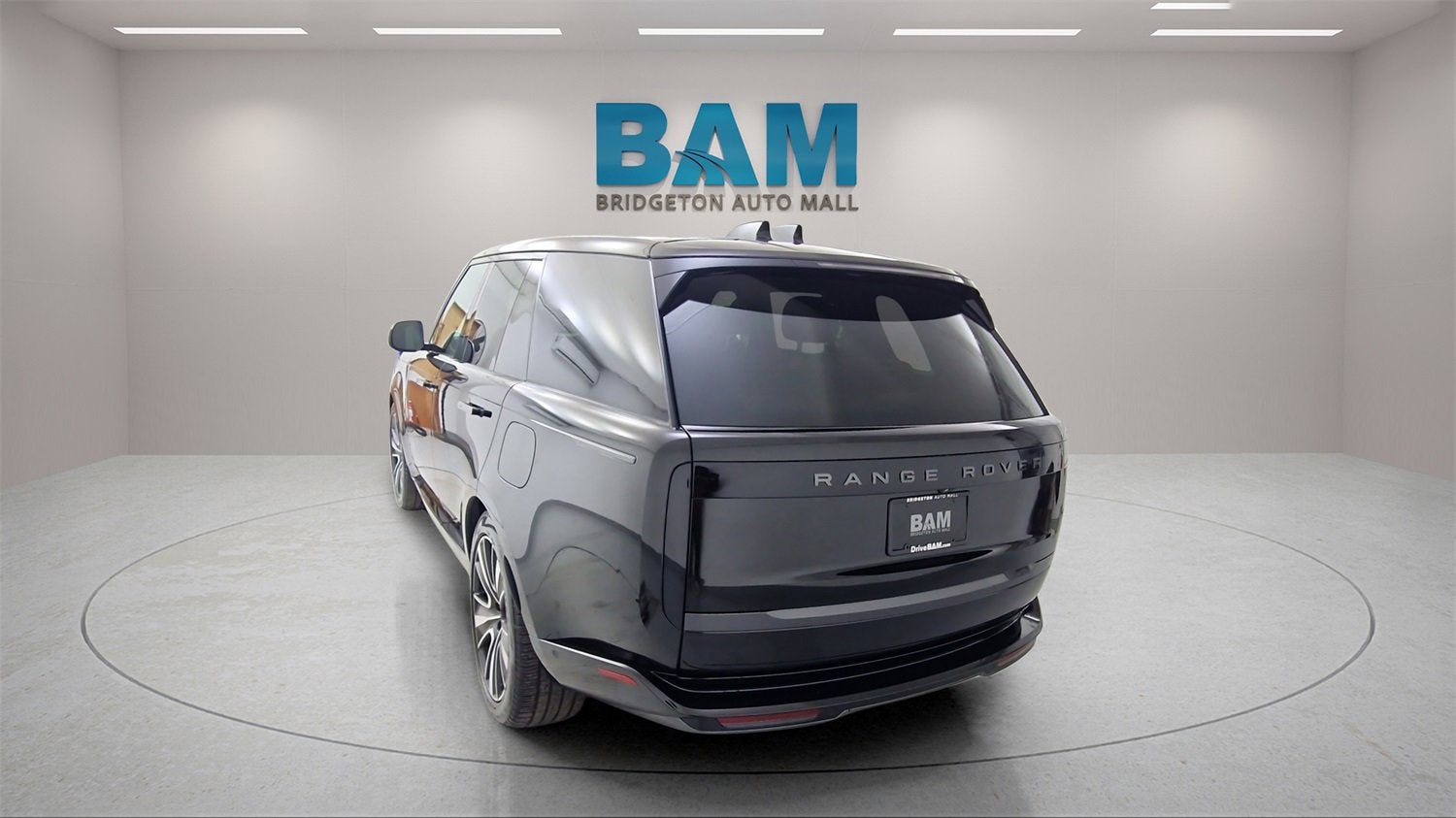 2025 Land Rover Range Rover P550e SE